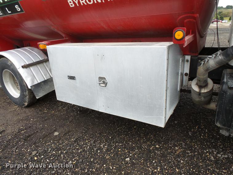 image for item FT9992 1995 Peterbilt 330 fuel truck