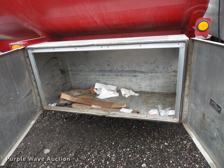 image for item FT9992 1995 Peterbilt 330 fuel truck