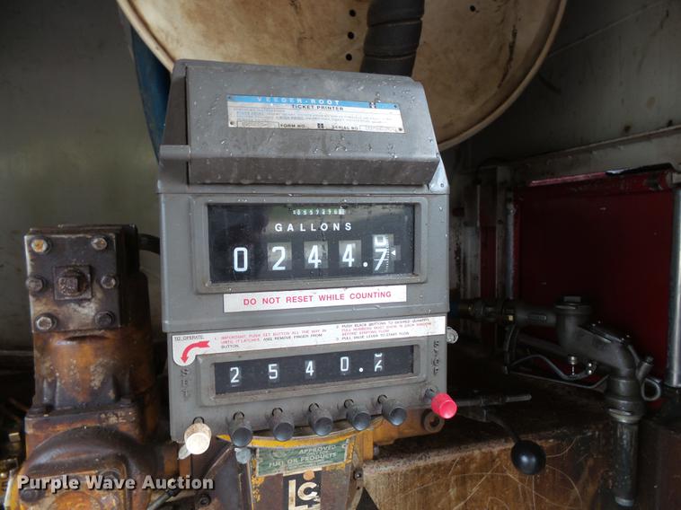 image for item FT9992 1995 Peterbilt 330 fuel truck