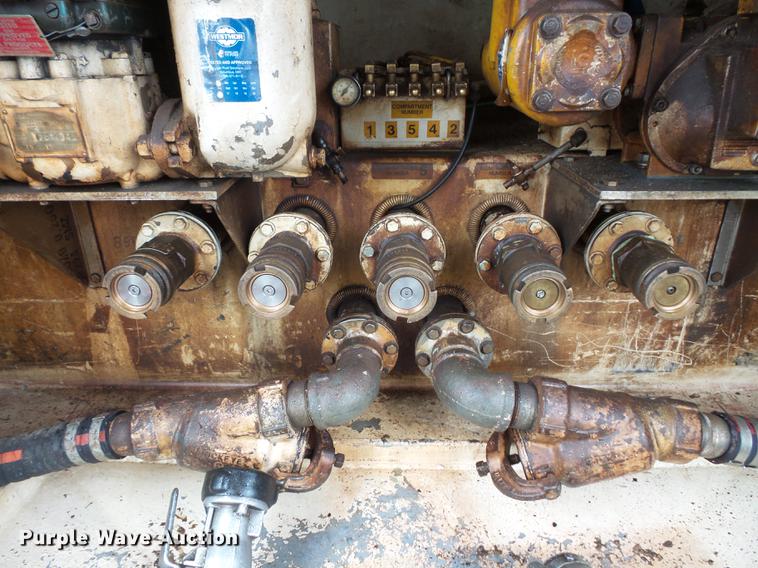 image for item FT9992 1995 Peterbilt 330 fuel truck