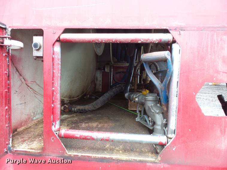 image for item FT9992 1995 Peterbilt 330 fuel truck