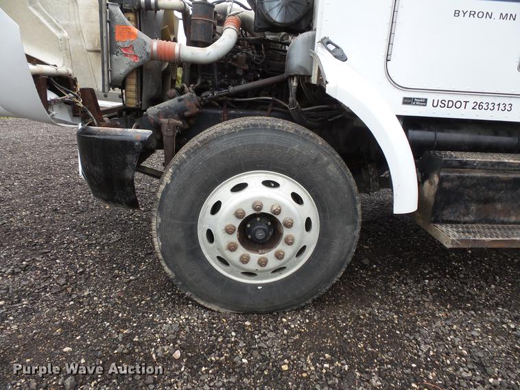 image for item FT9992 1995 Peterbilt 330 fuel truck