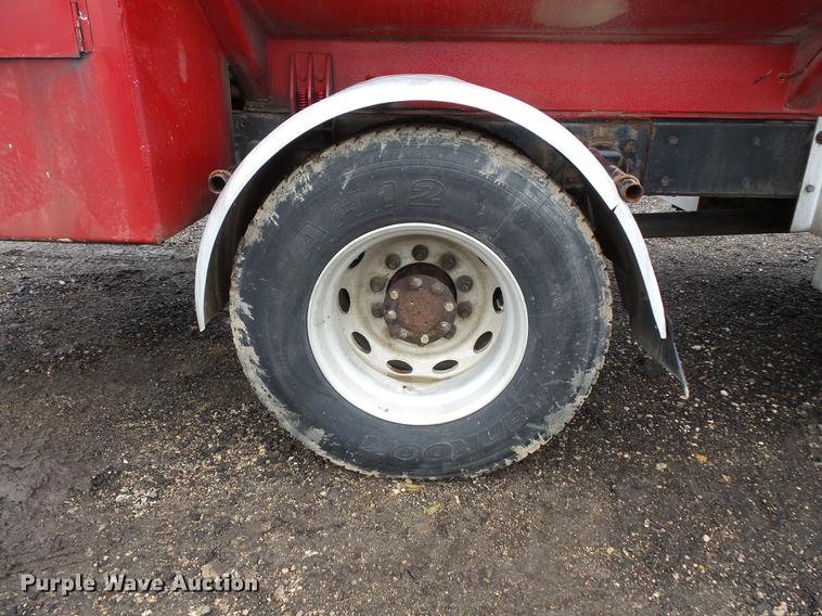 image for item FT9992 1995 Peterbilt 330 fuel truck