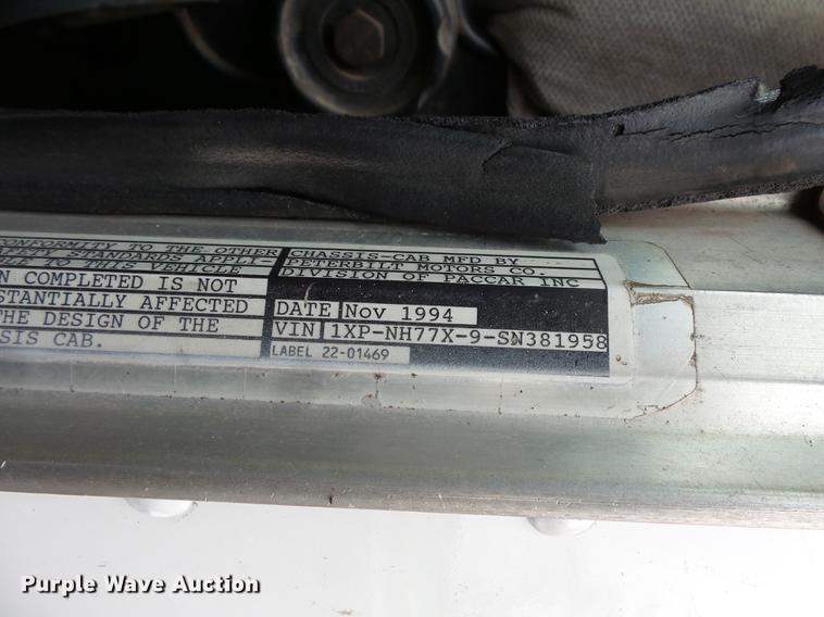 image for item FT9992 1995 Peterbilt 330 fuel truck