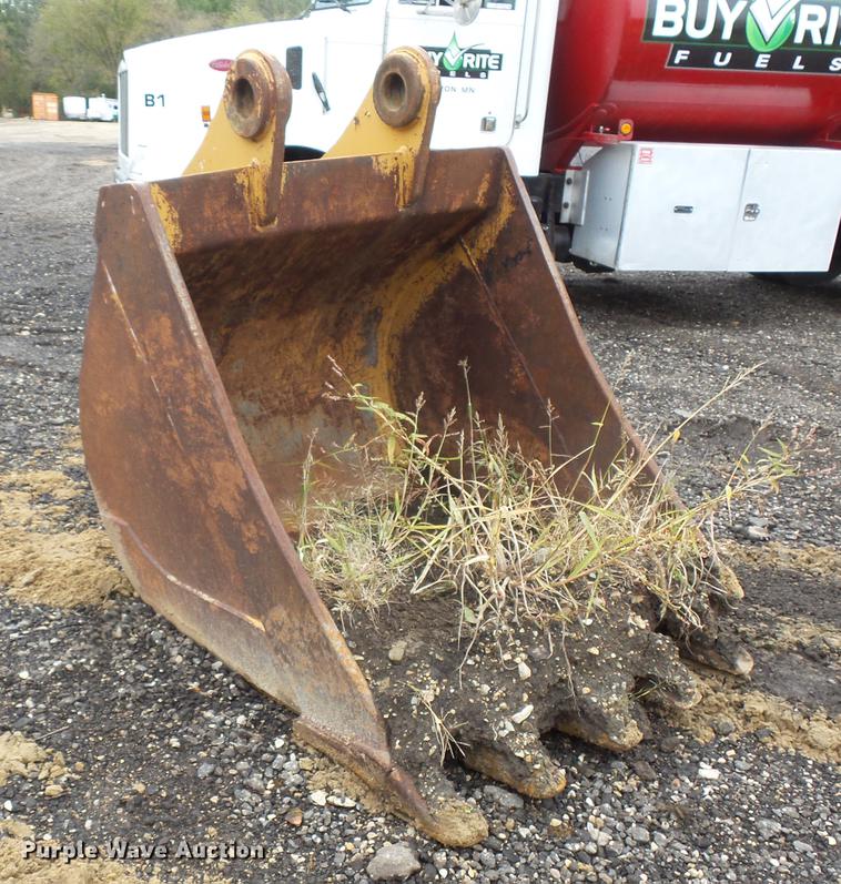 image for item FT9995 48"W excavator bucket