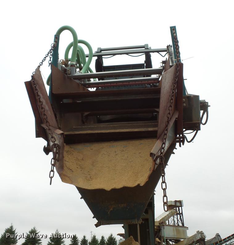 image for item FT9996 Powerscreen Commander 408 screening plant