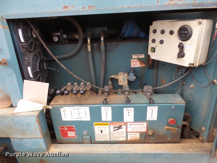 image for item FT9996 Powerscreen Commander 408 screening plant