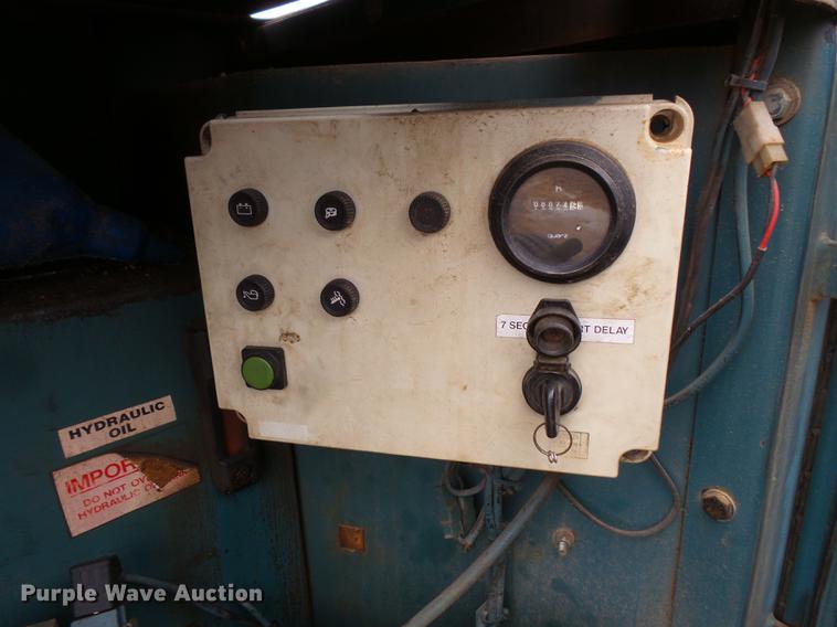 image for item FT9996 Powerscreen Commander 408 screening plant