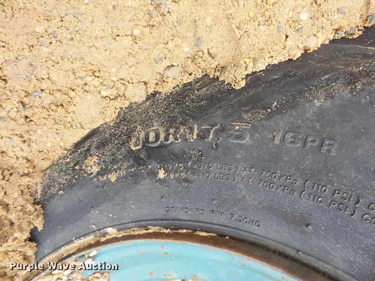 image for item FT9996 Powerscreen Commander 408 screening plant