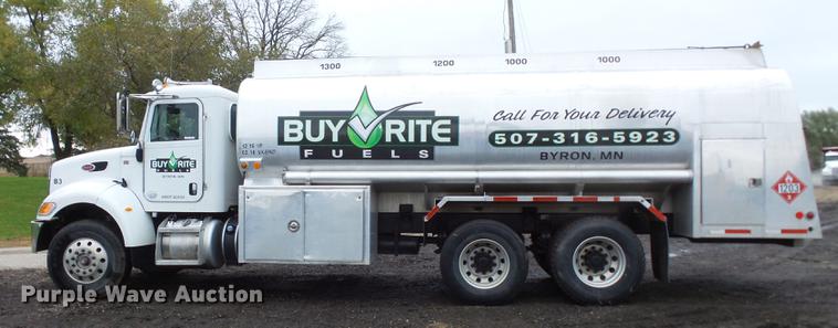 image for item FT9997 2012 Peterbilt 348 fuel truck