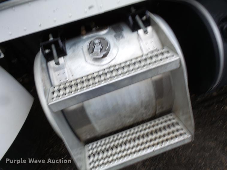 image for item FT9997 2012 Peterbilt 348 fuel truck