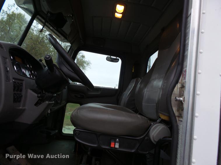 image for item FT9997 2012 Peterbilt 348 fuel truck