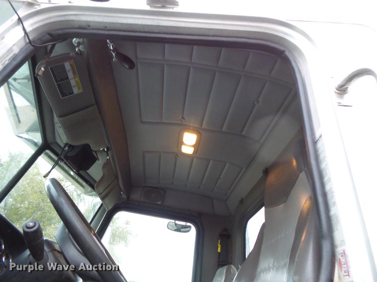 image for item FT9997 2012 Peterbilt 348 fuel truck