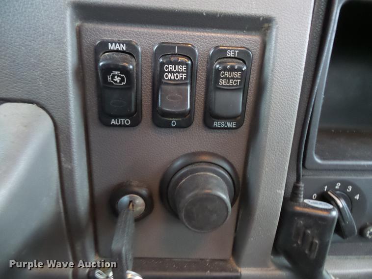 image for item FT9997 2012 Peterbilt 348 fuel truck