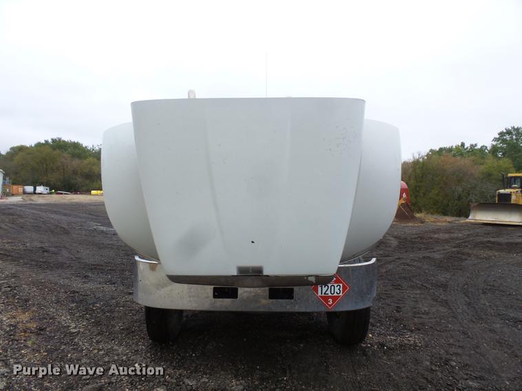 image for item FT9997 2012 Peterbilt 348 fuel truck