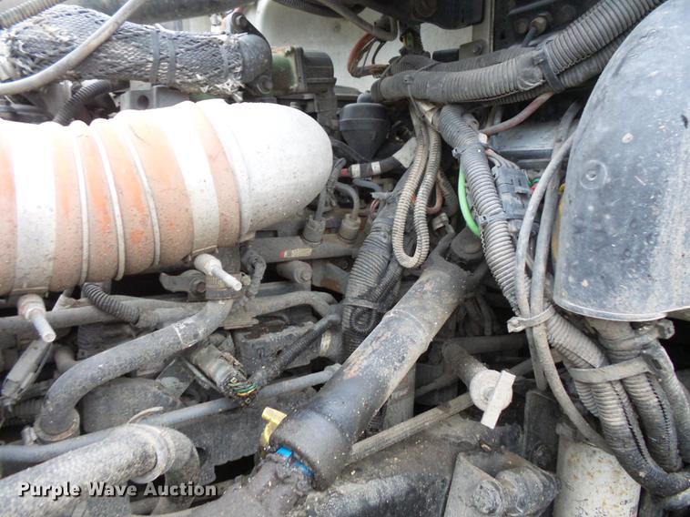 image for item FT9997 2012 Peterbilt 348 fuel truck