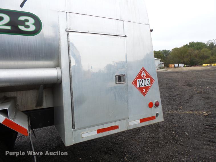 image for item FT9997 2012 Peterbilt 348 fuel truck