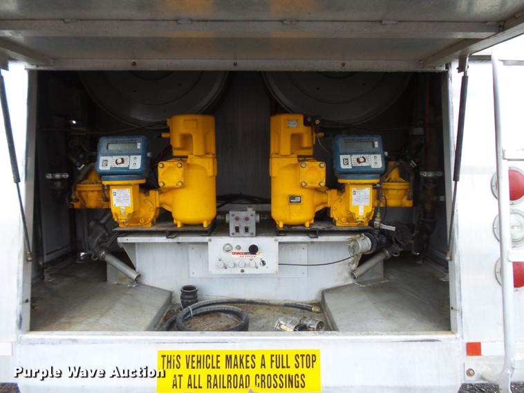 image for item FT9997 2012 Peterbilt 348 fuel truck