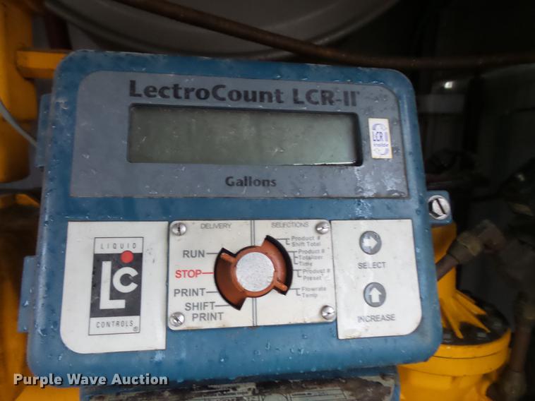 image for item FT9997 2012 Peterbilt 348 fuel truck