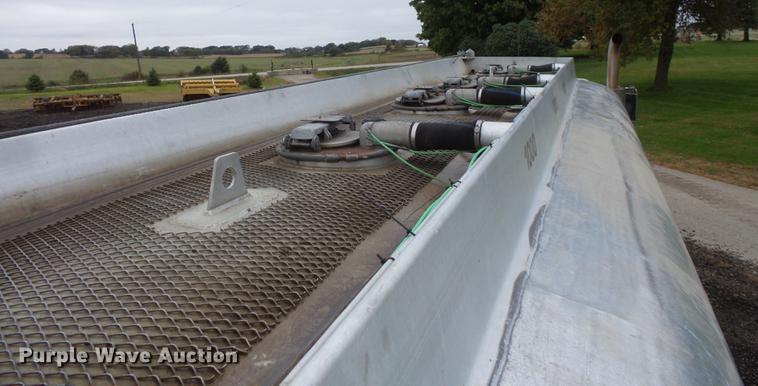 image for item FT9997 2012 Peterbilt 348 fuel truck