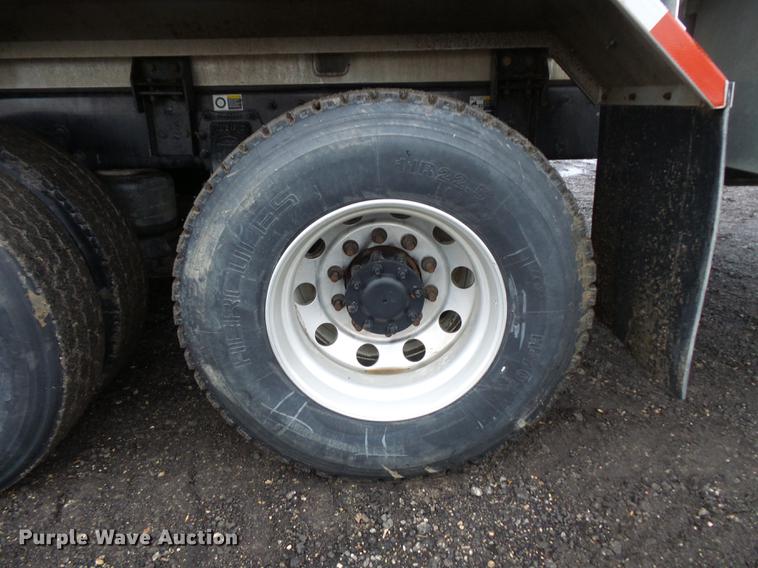 image for item FT9997 2012 Peterbilt 348 fuel truck