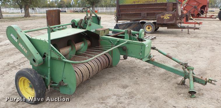 image for item AM9067 John Deere 14T small square baler