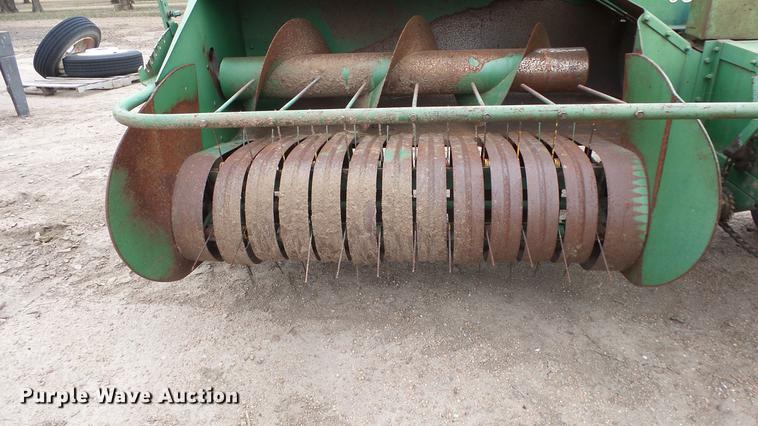 image for item AM9067 John Deere 14T small square baler