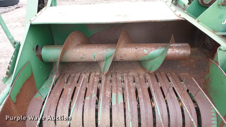 image for item AM9067 John Deere 14T small square baler