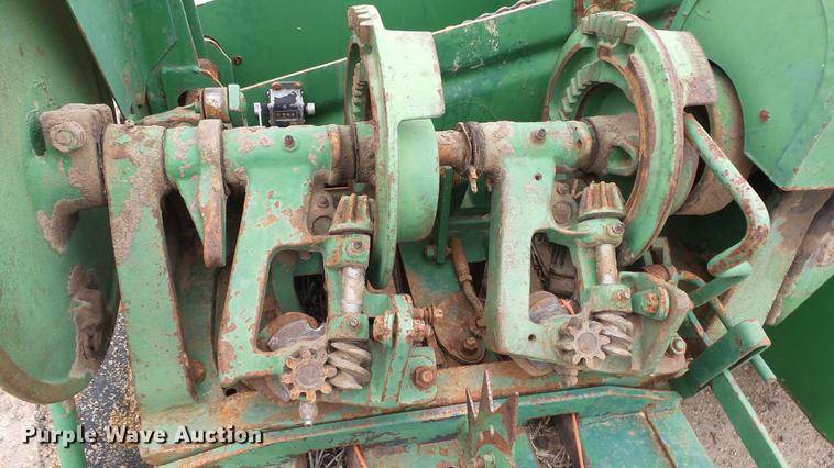 image for item AM9067 John Deere 14T small square baler