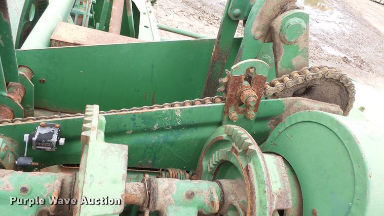 image for item AM9067 John Deere 14T small square baler