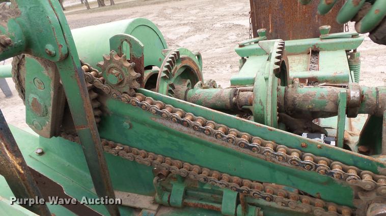 image for item AM9067 John Deere 14T small square baler