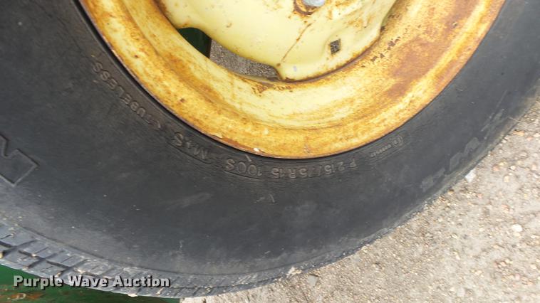 image for item AM9067 John Deere 14T small square baler