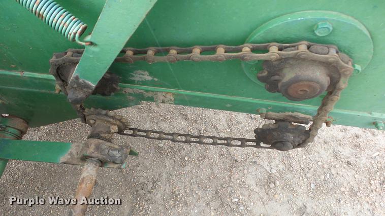 image for item AM9067 John Deere 14T small square baler