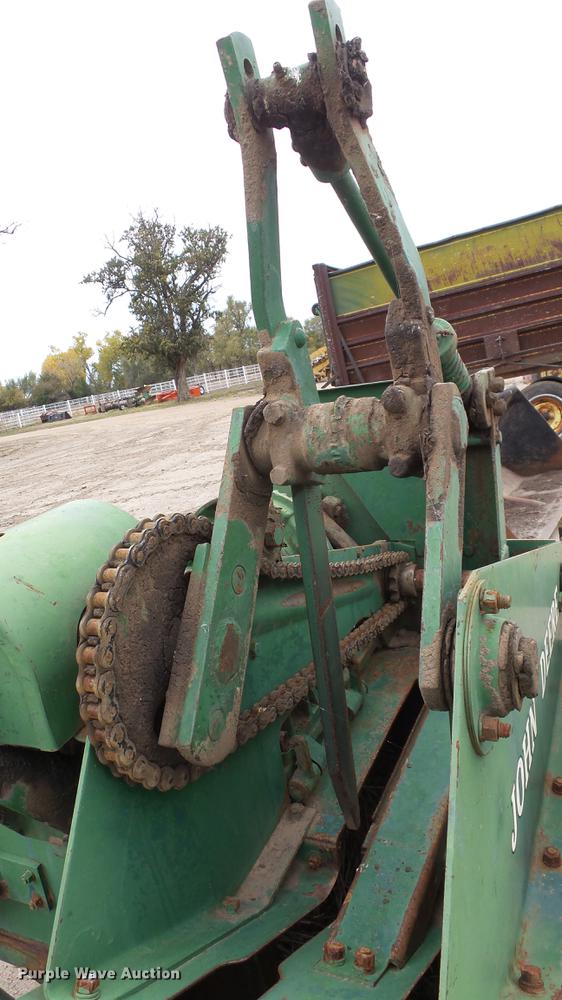 image for item AM9067 John Deere 14T small square baler