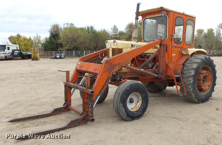 image for item AM9089 Case 930 tractor