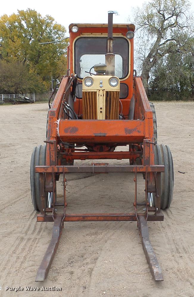 image for item AM9089 Case 930 tractor