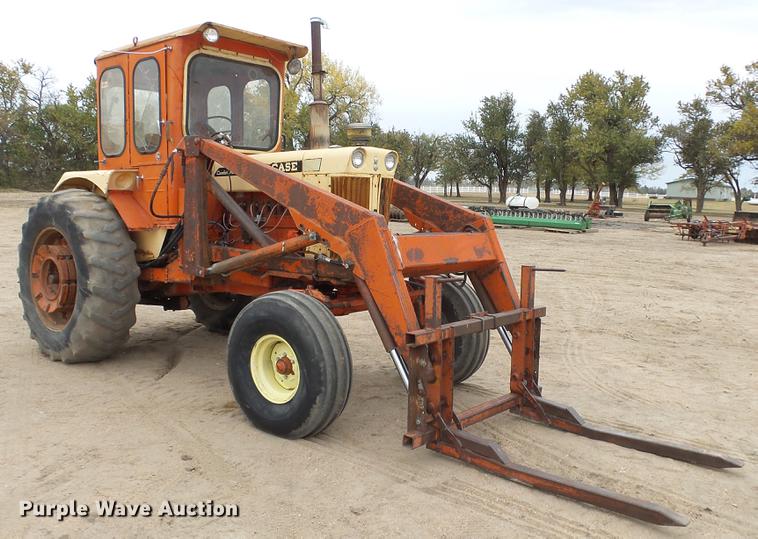 image for item AM9089 Case 930 tractor
