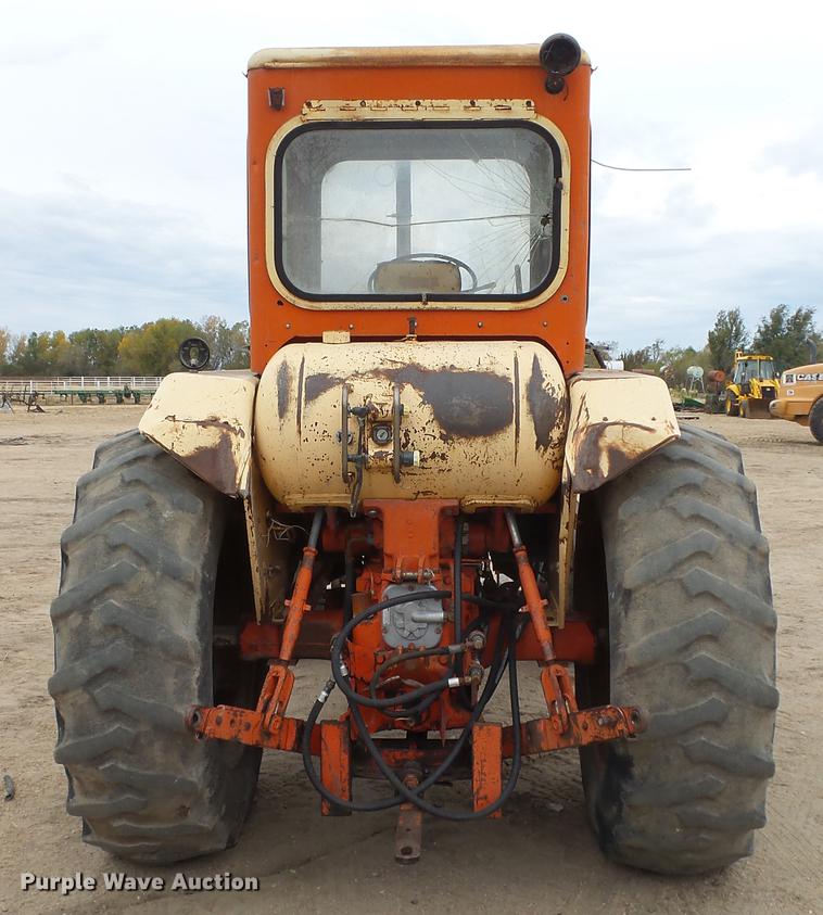image for item AM9089 Case 930 tractor