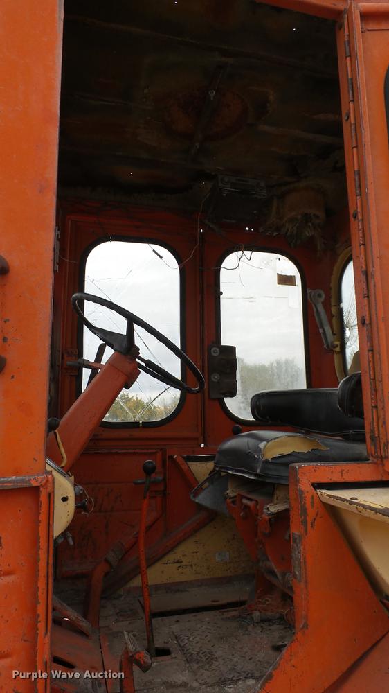 image for item AM9089 Case 930 tractor