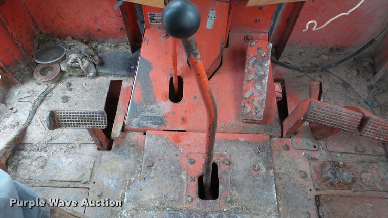 image for item AM9089 Case 930 tractor