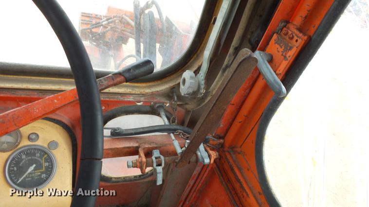 image for item AM9089 Case 930 tractor