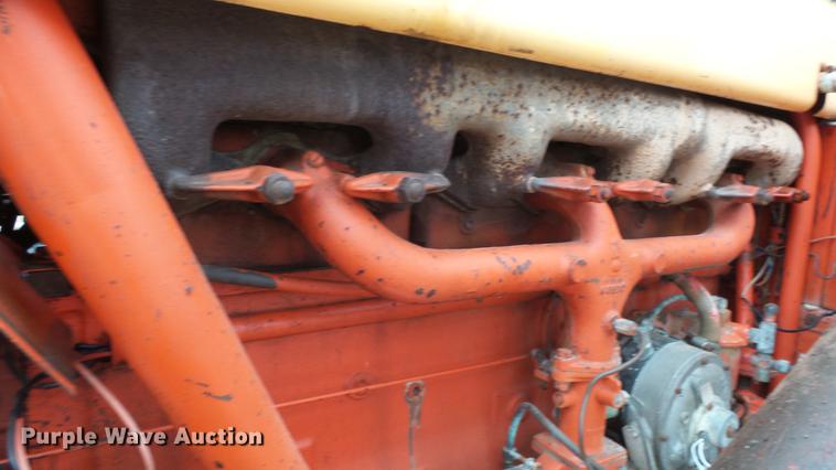 image for item AM9089 Case 930 tractor