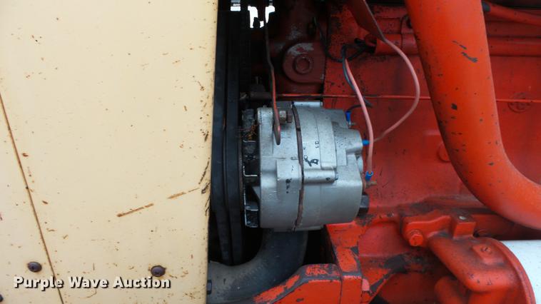 image for item AM9089 Case 930 tractor