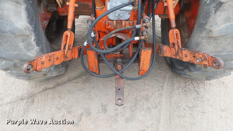 image for item AM9089 Case 930 tractor