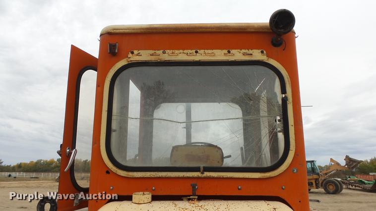 image for item AM9089 Case 930 tractor