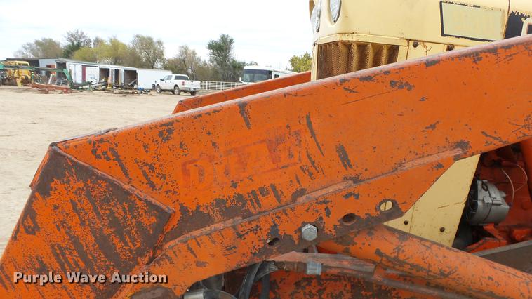 image for item AM9089 Case 930 tractor