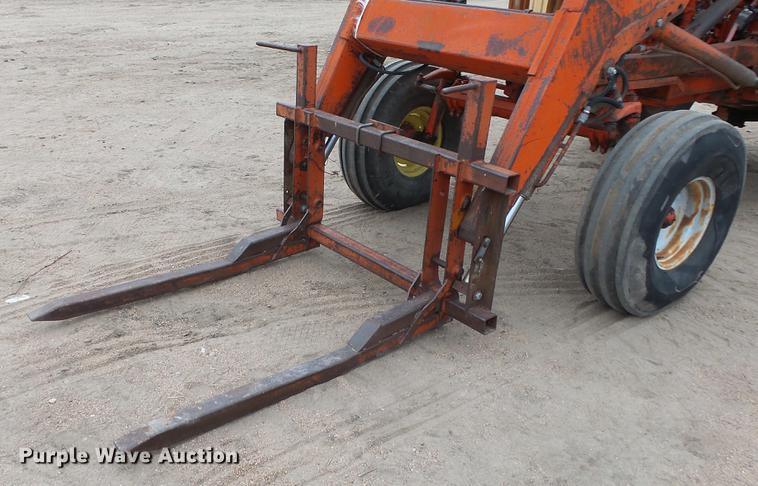 image for item AM9089 Case 930 tractor