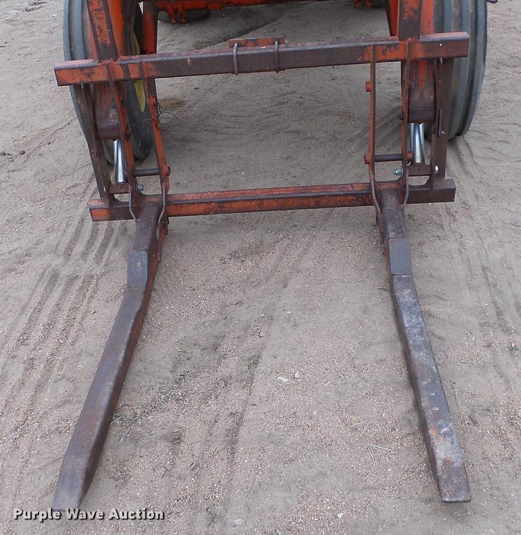 image for item AM9089 Case 930 tractor