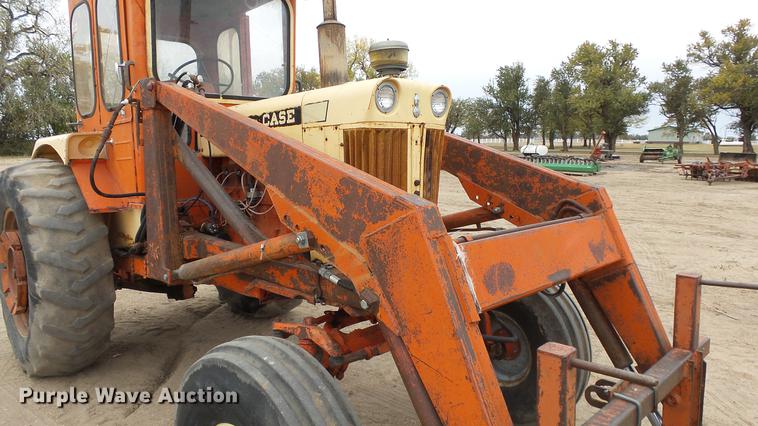 image for item AM9089 Case 930 tractor