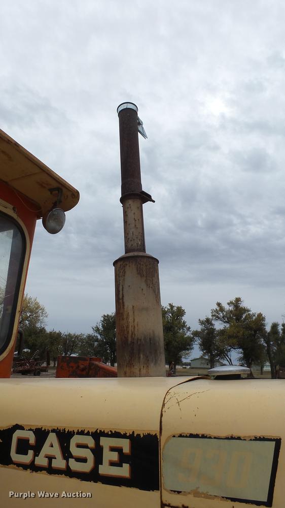 image for item AM9089 Case 930 tractor